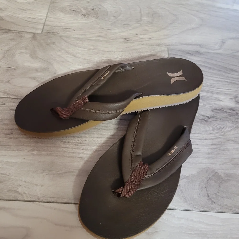 Hurley Lunar Leather Sandal size 9